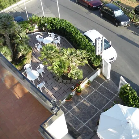 Neptunus Hotel 3*
